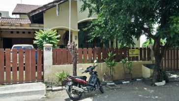 Dijual rumah bagus siap huni lokasi Surabaya Selatan di Prapen Indah