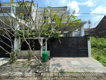 Di jual Rumah di Pondok Blimbing Indah Malang